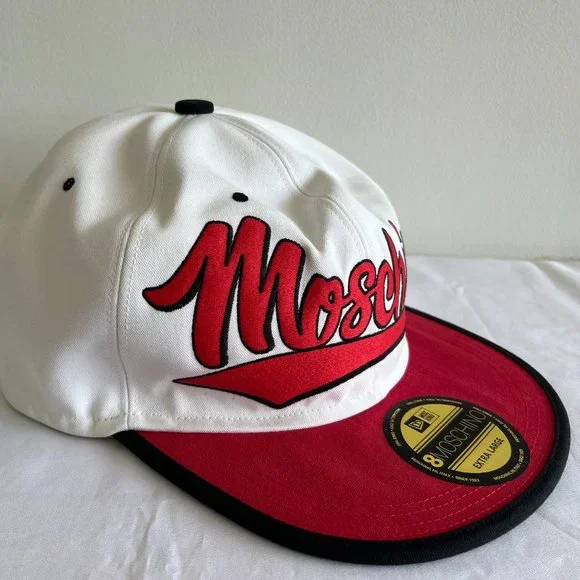 AW20 MOSCHINO Couture Jeremy Scott OVERSIZEDGIGANTIC MACRO SNAPBACK LOGO HAT NYC AW20 MOSCHINO Couture Jeremy Scott OVERSIZEDGIGANTIC MACRO  main image 2
